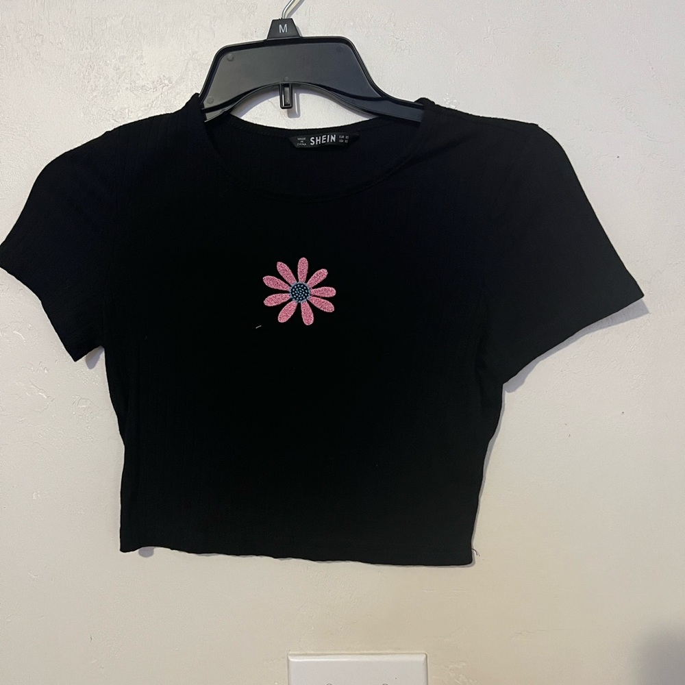 Cropped size xs black shirt